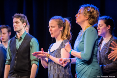 o_1bc2hgfeh18mr1m3k144clhnr1313